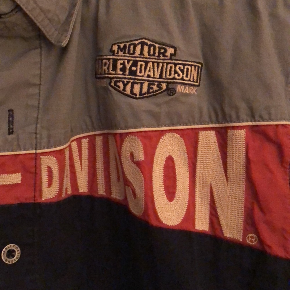 Harley Davidson button down embroidered logo